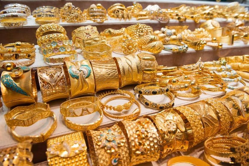 दुबई का सोना बाजार, सोने का कंगन, सोना, आभूषण, निवेश सोना
