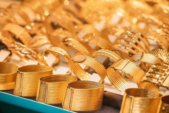 दुबई सोना, 24-कैरेट कंगन।