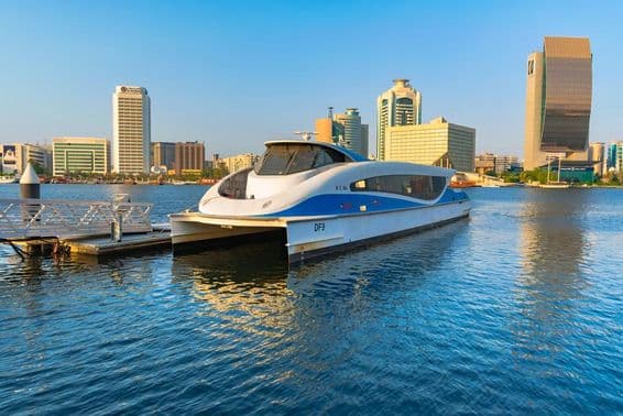 दुबई फेरी।