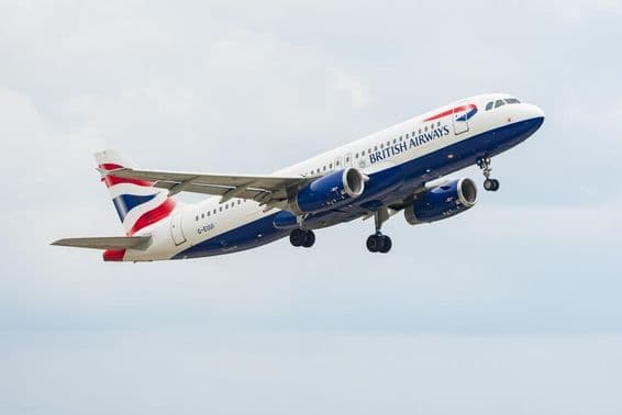 ब्रिटिश एयरवेज का नैरो-बॉडी एयरबस A320-232 यात्री विमान।