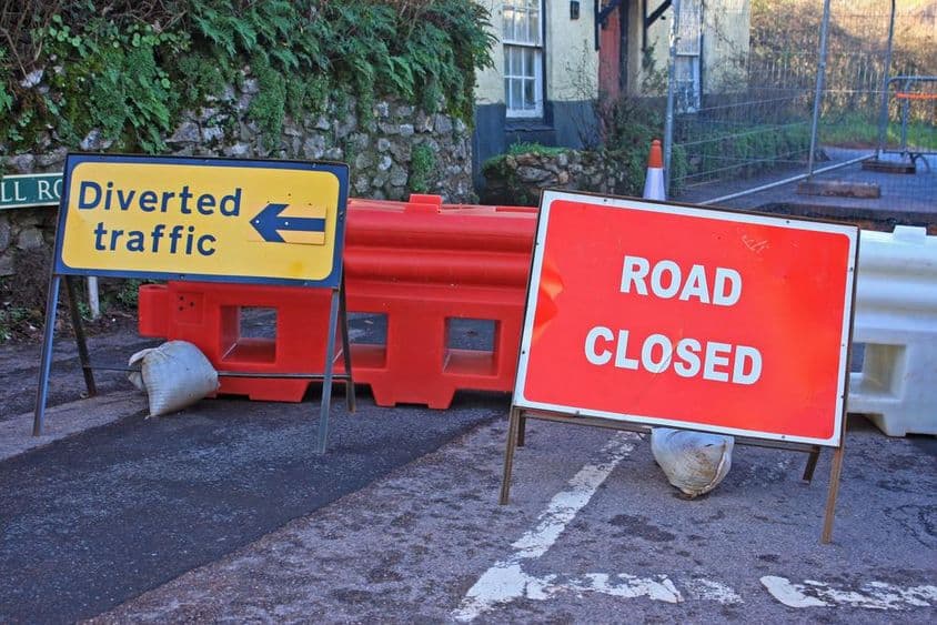 सड़क बंदी का मोड़।