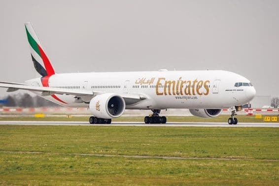 एमिरेट्स बोइंग 777-31H (ER) रजिस्ट्रेशन: A6-ENE