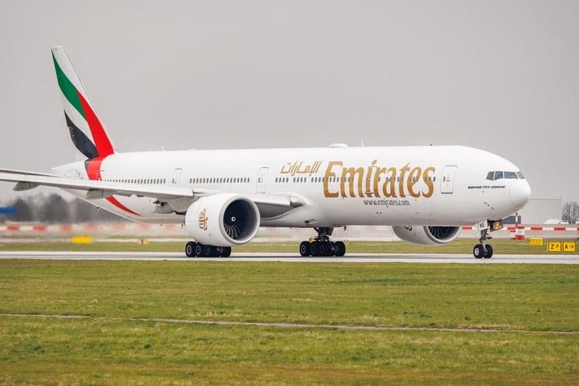 एमिरेट्स बोइंग 777-31H (ER) रजिस्ट्रेशन: A6-ENE