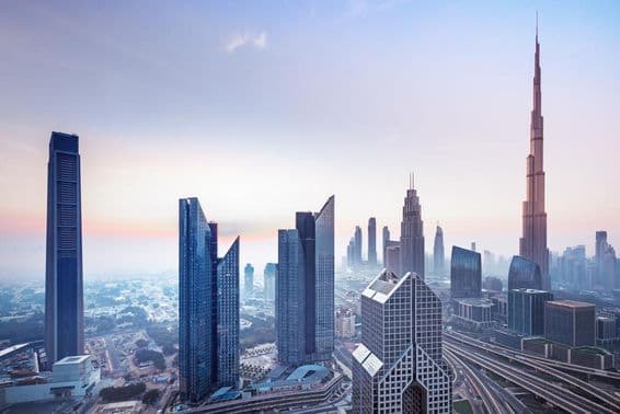 दुबई शहर के केंद्र का हवाई दृश्य, संयुक्त अरब अमीरात।