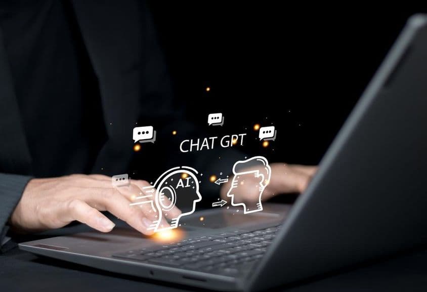 कृत्रिम बुद्धिमत्ता से बातचीत।