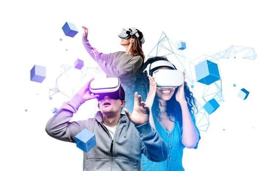 वीआर हेडसेट लगाए हुए युवा लोग।