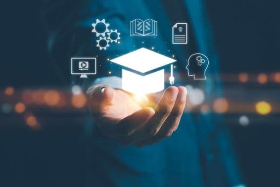 कृत्रिम बुद्धिमत्ता और मशीन लर्निंग व्यक्तिगत सीखने की सुविधा प्रदान करते हैं।