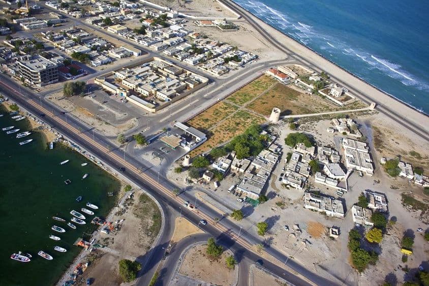 उम्म अल क्वैन का हवाई दृश्य।