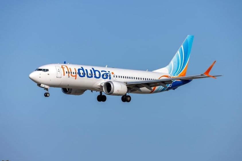 फ्लाएदुबई बोइंग 737 मैक्स 8 के लैंडिंग करते हुए।