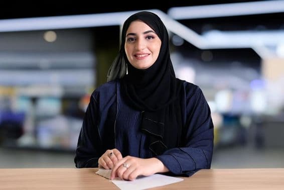 हिजाब अबाया में अरब अमीराती नागरिक।