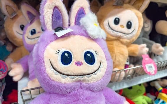 पॉप मार्ट के द मॉन्स्टर्स में लाबुबू आलीशान खिलौने