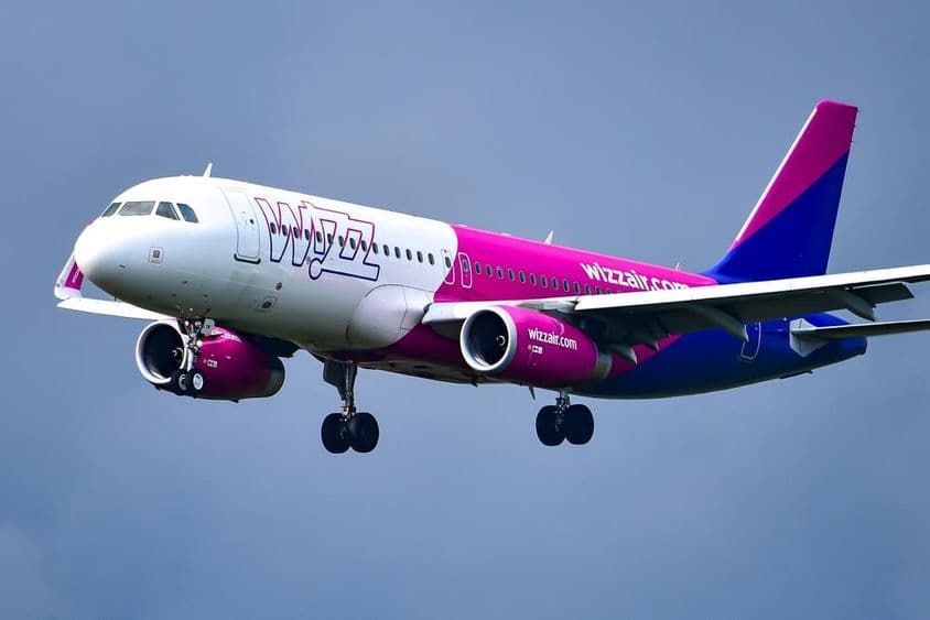 हंगेरियन विज़ एयर HA-LYW एयरबस A320।