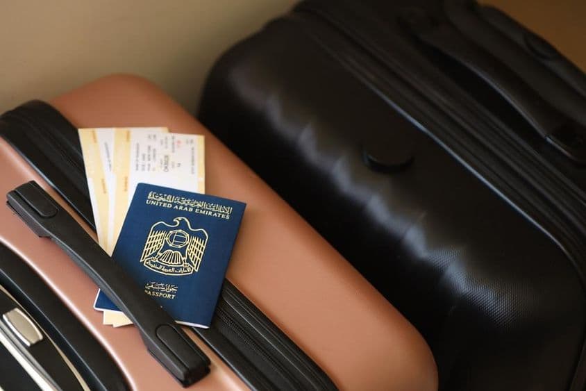 संयुक्त अरब अमीरात, पासपोर्ट के साथ मुहरें।