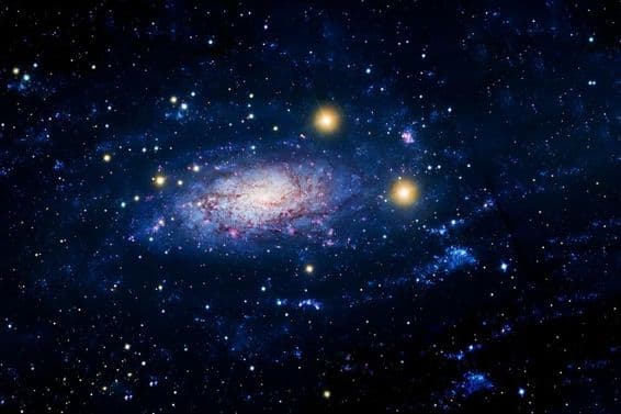 आकाश में नीला आकाशगंगा।
