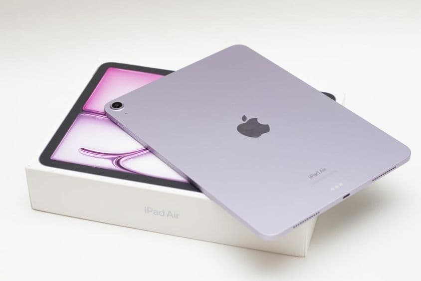 एप्पल iPad Air m2 २०२४ टैबलेट।