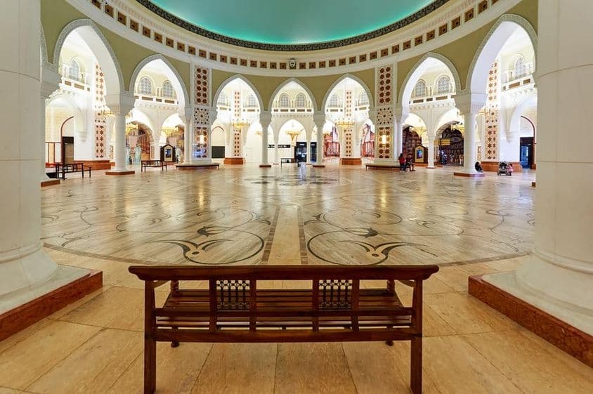 दुबई मॉल का सोने का बाजार।