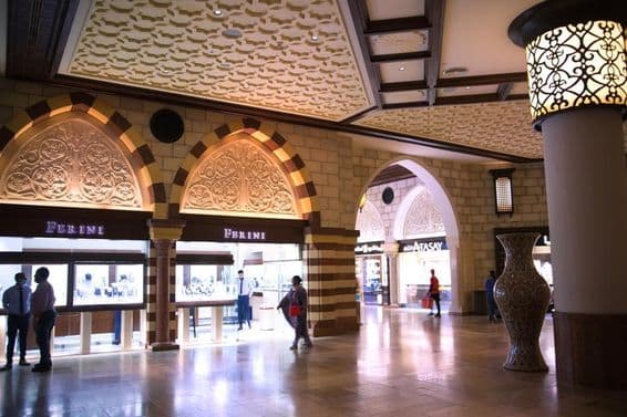 दुबई मॉल शॉपिंग सेंटर, दुनिया की सबसे बड़ी शॉपिंग साइट।