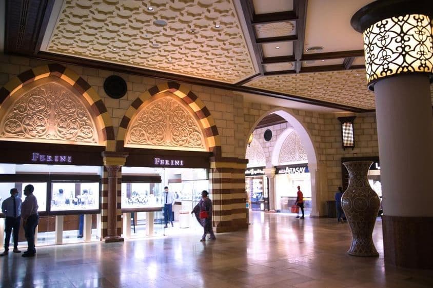 दुबई मॉल शॉपिंग सेंटर, दुनिया की सबसे बड़ी शॉपिंग साइट।