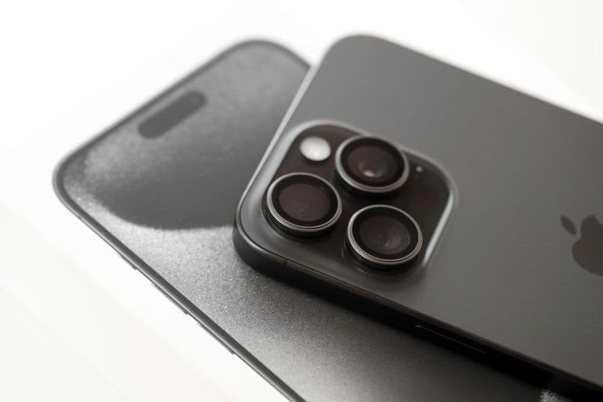 एप्पल आईफोन 15 प्रो मैक्स स्मार्टफोन।