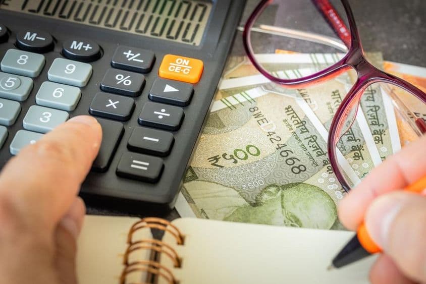 भारतीय रुपये में वित्तीय गणना।