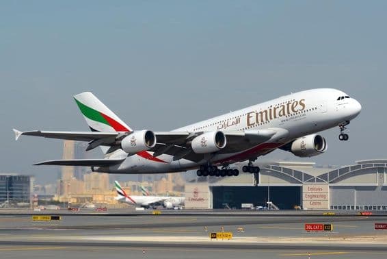 एमिरेट्स एयरलाइंस एयरबस EADS A380 सुपर जम्बो भारी यात्री विमान।