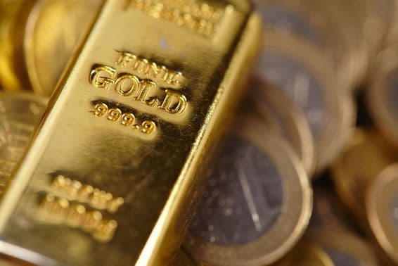 999.9 शुद्धता की सोने की छड़।