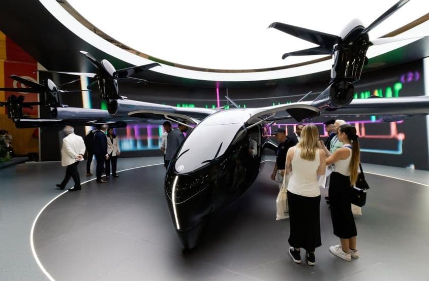 डिस्प्ले पर आर्चर एविएशन मिडनाइट इलेक्ट्रिक टैक्सी eVTOL।