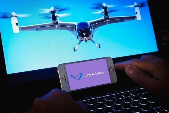 Joby एविएशन एक अमेरिकी कंपनी है जो एयर टैक्सी सेवाओं के लिए इलेक्ट्रिक विमान विकसित कर रही है।