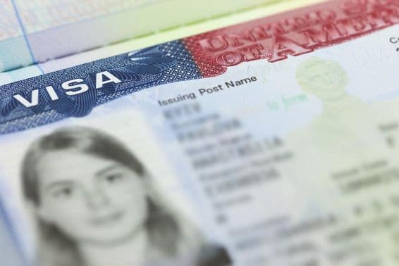 पासपोर्ट पर यूएस वीज़ा पेज।
