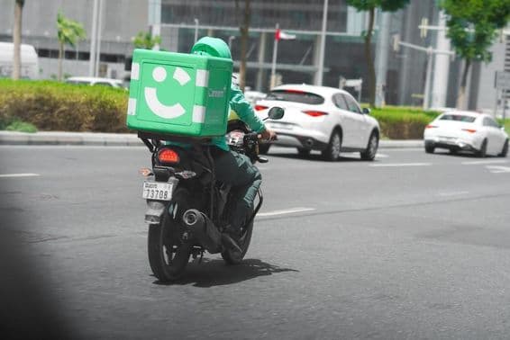 संयुक्त अरब अमीरात में खाद्य डिलीवरी