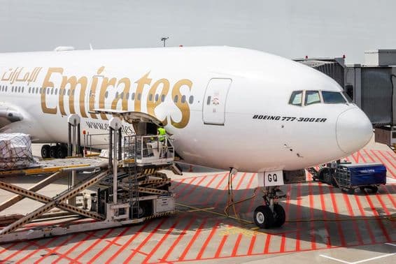 अमीरात बोइंग ७७७-३०० ईआर