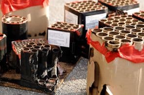 उपयोग की गई आतिशबाजी से उत्पन्न कचरा