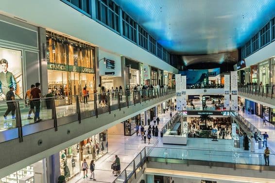 दुबई मॉल का आंतरिक दृश्य