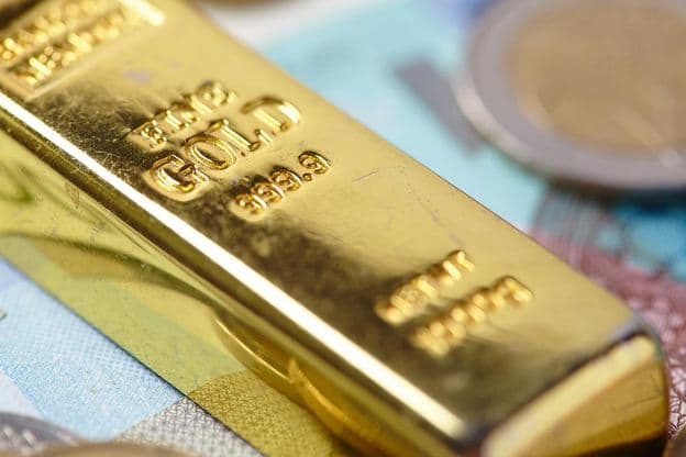 दिरहम नोटों पर सोने की छड़