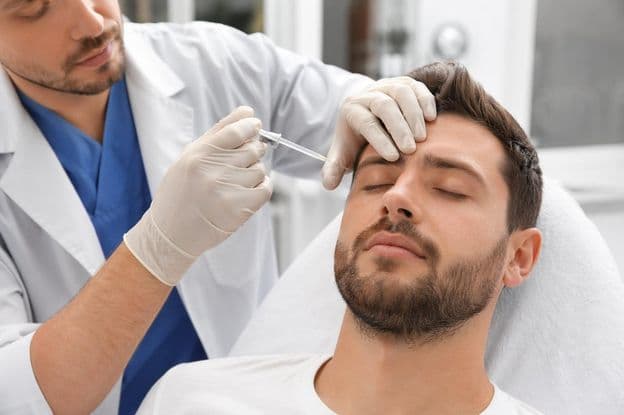 सूक्ष्म पुरुष चेहरे का उपचार